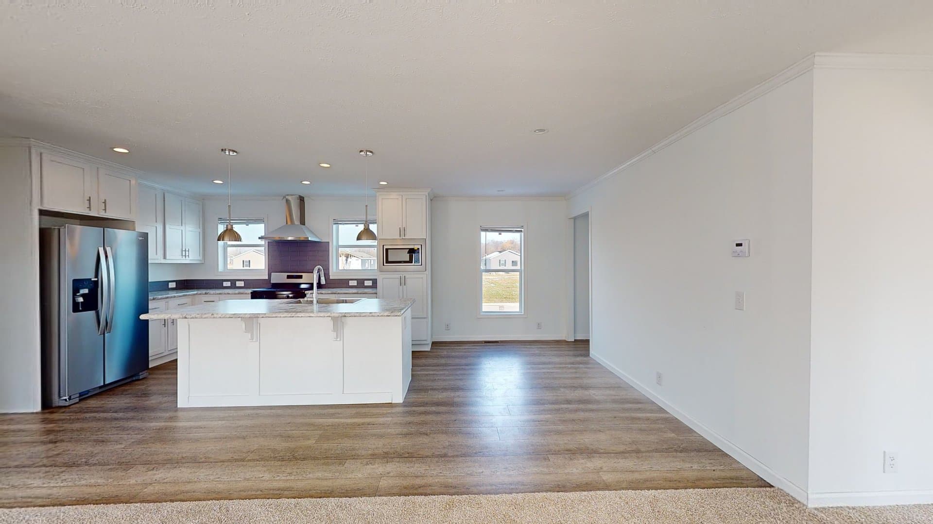 N688 interior home features