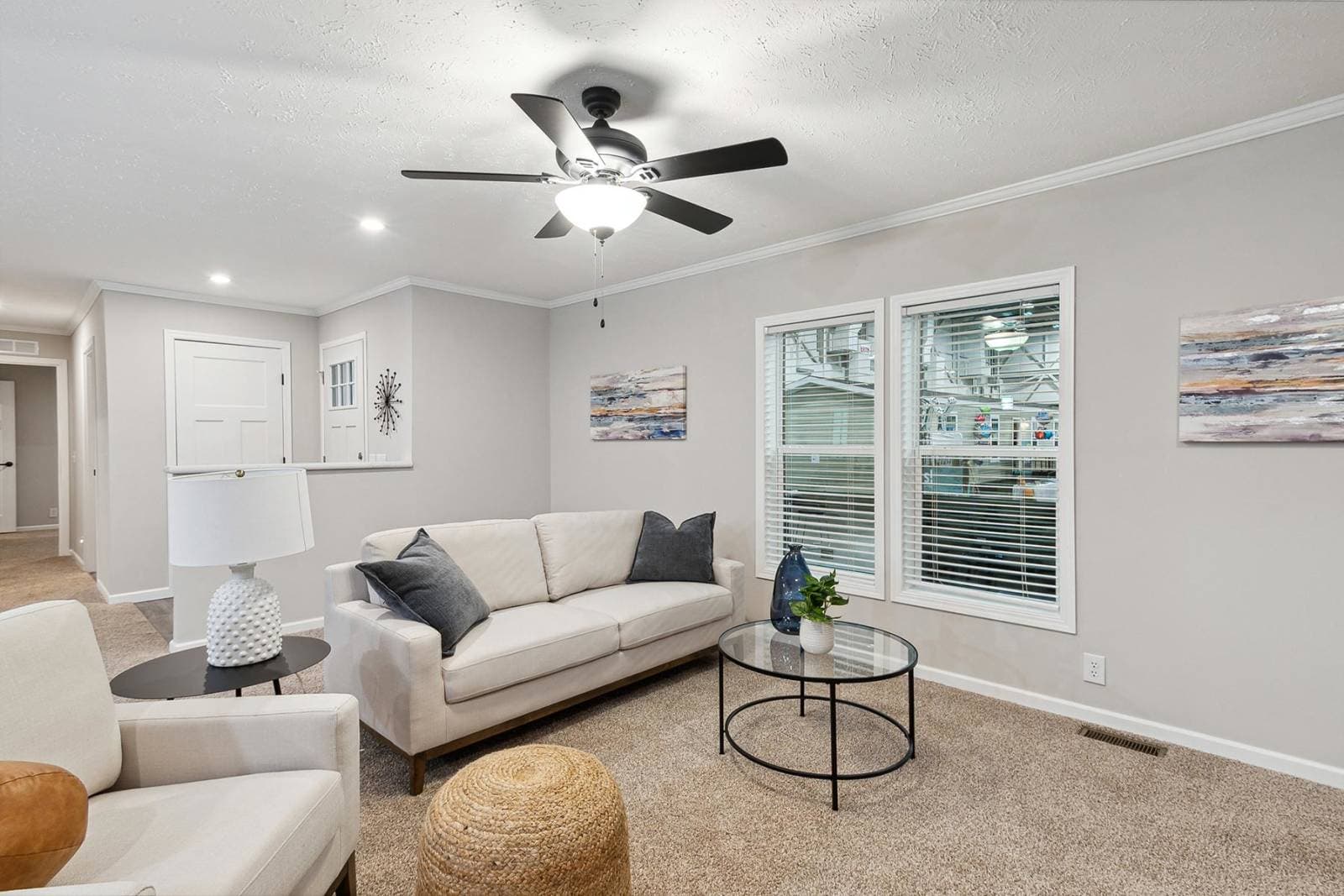 N620 interior home features