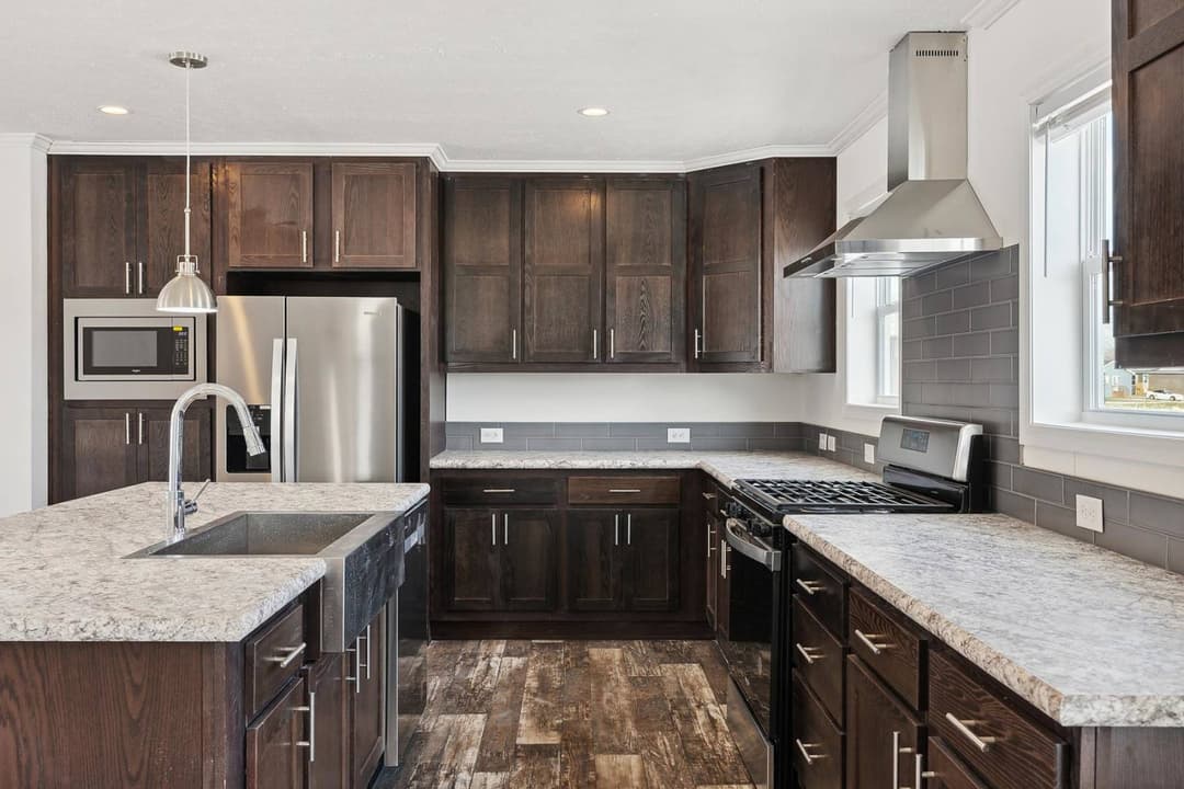 N675 kitchen home features