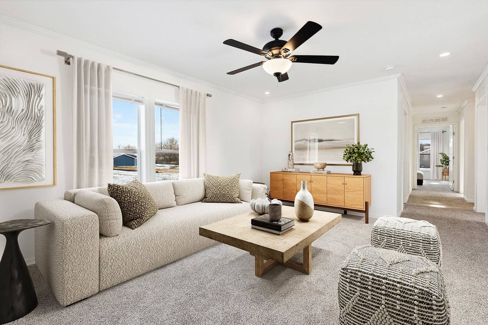 N682 interior home features