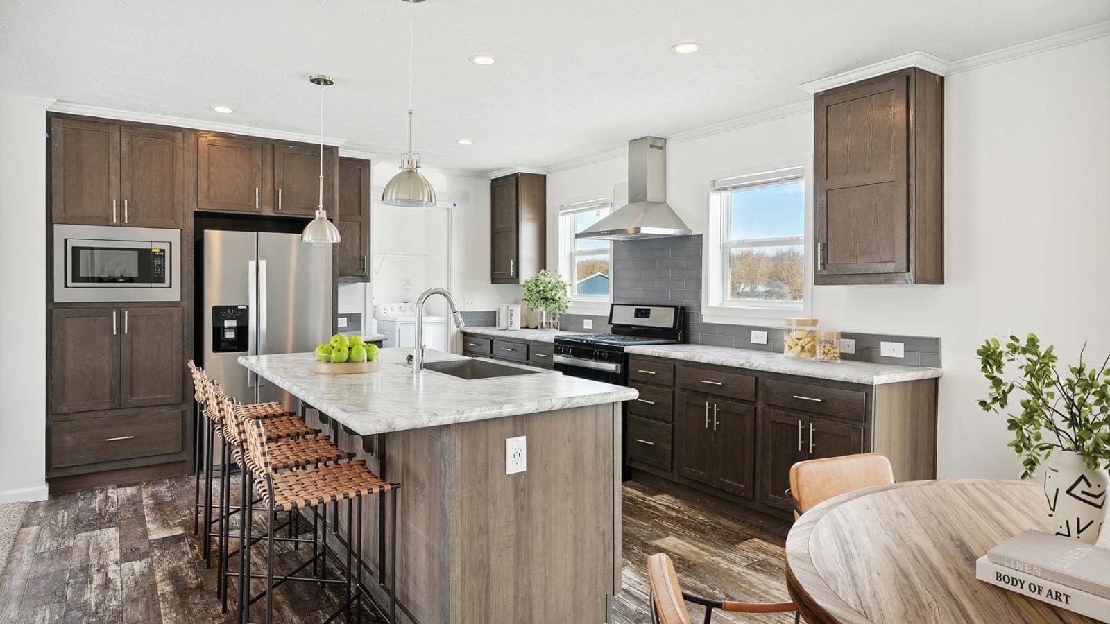 N620 kitchen home features