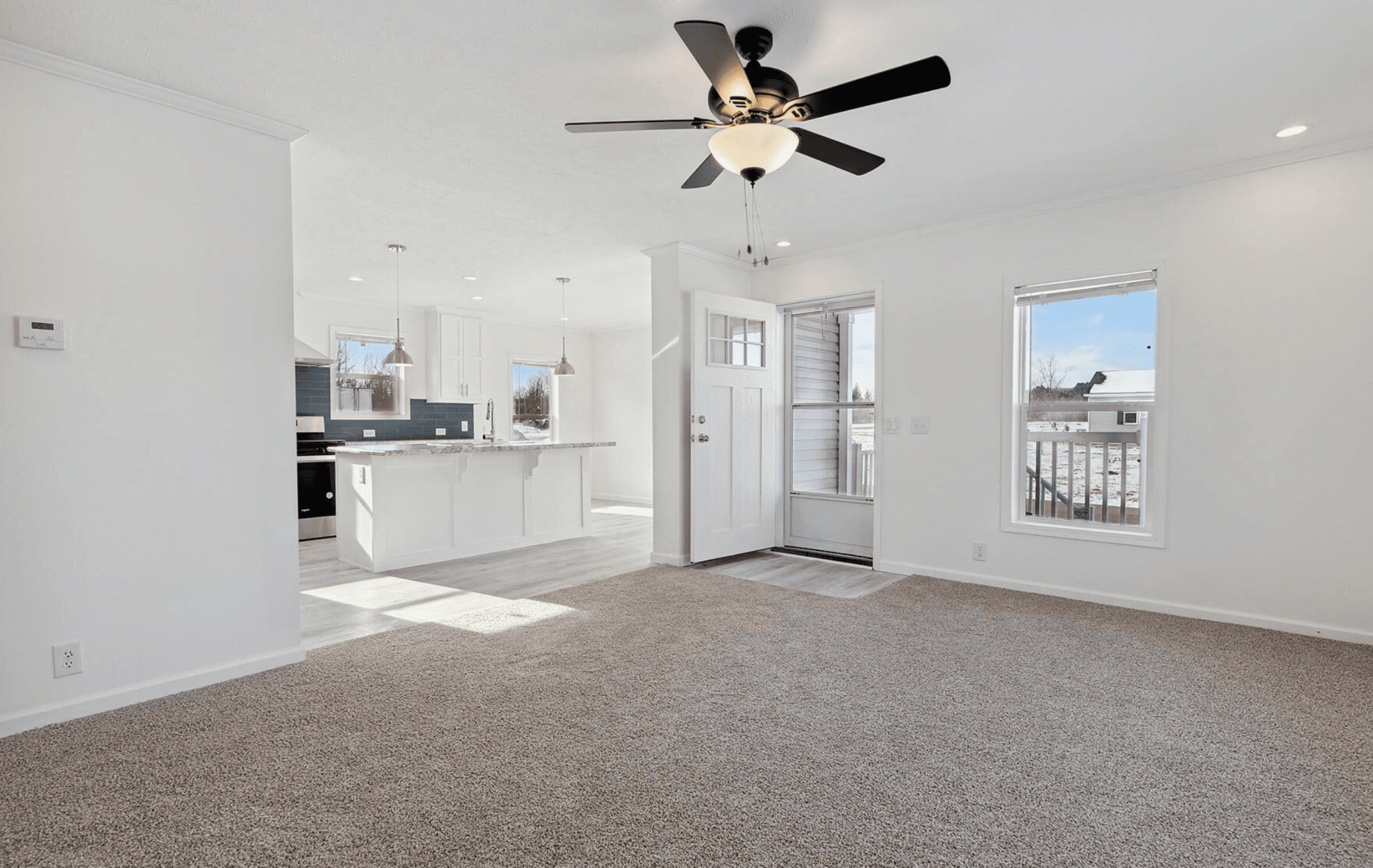 N682 interior home features