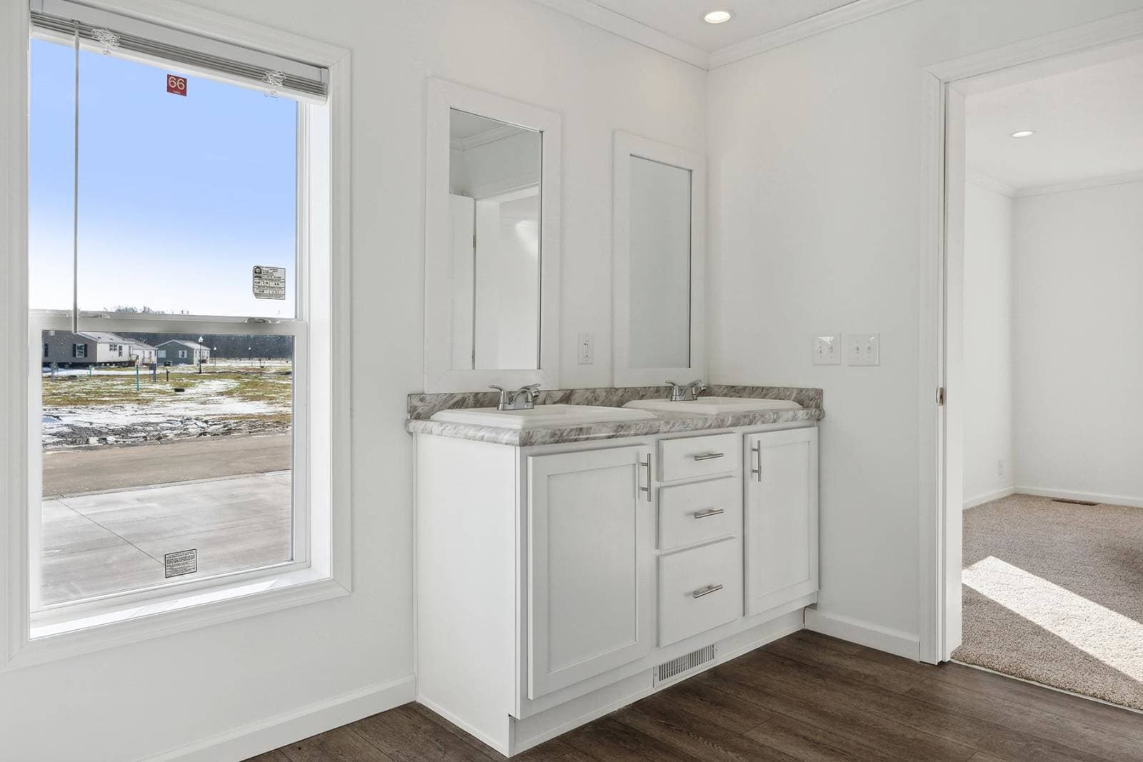 N688 bathroom home features