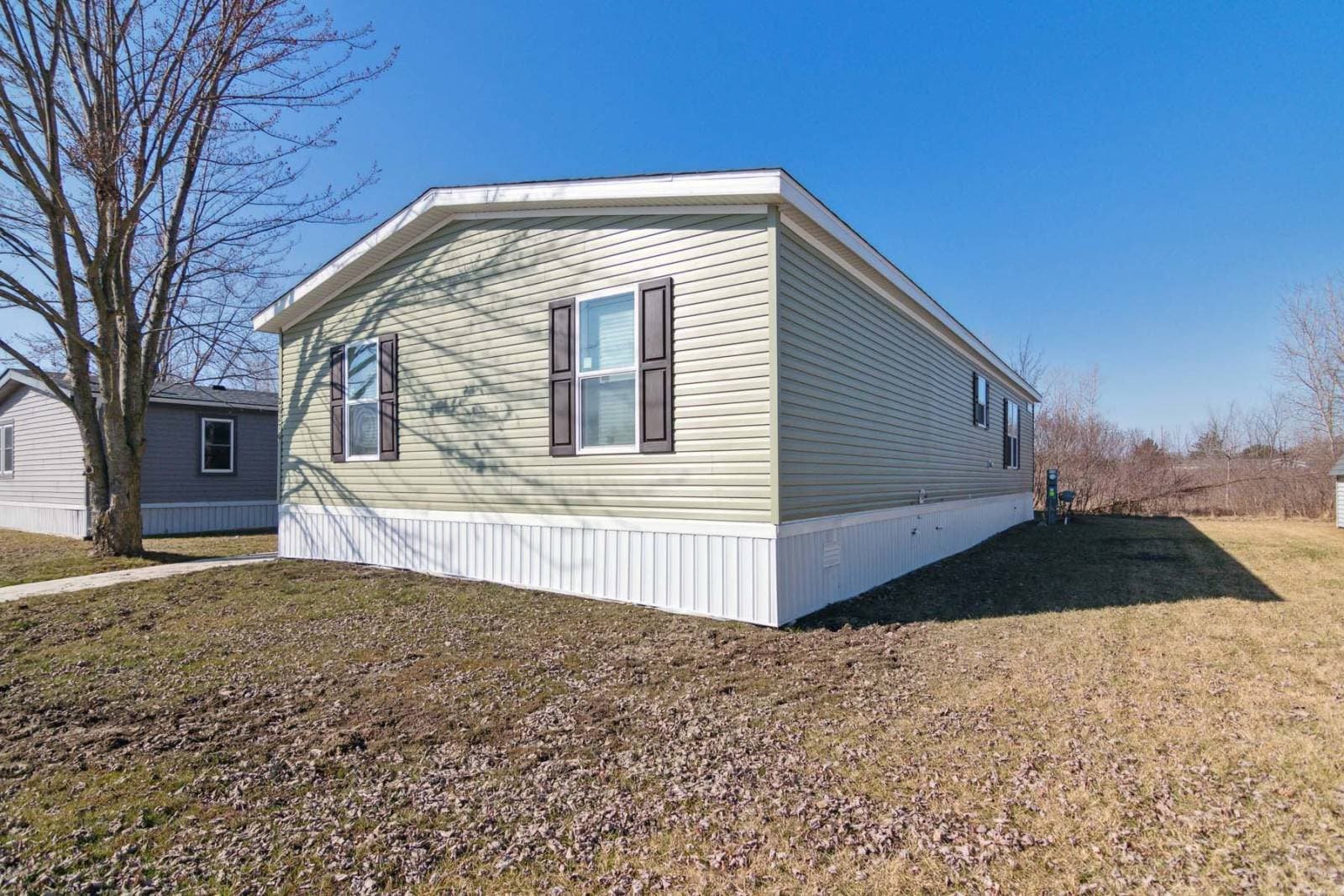 N679 exterior home features