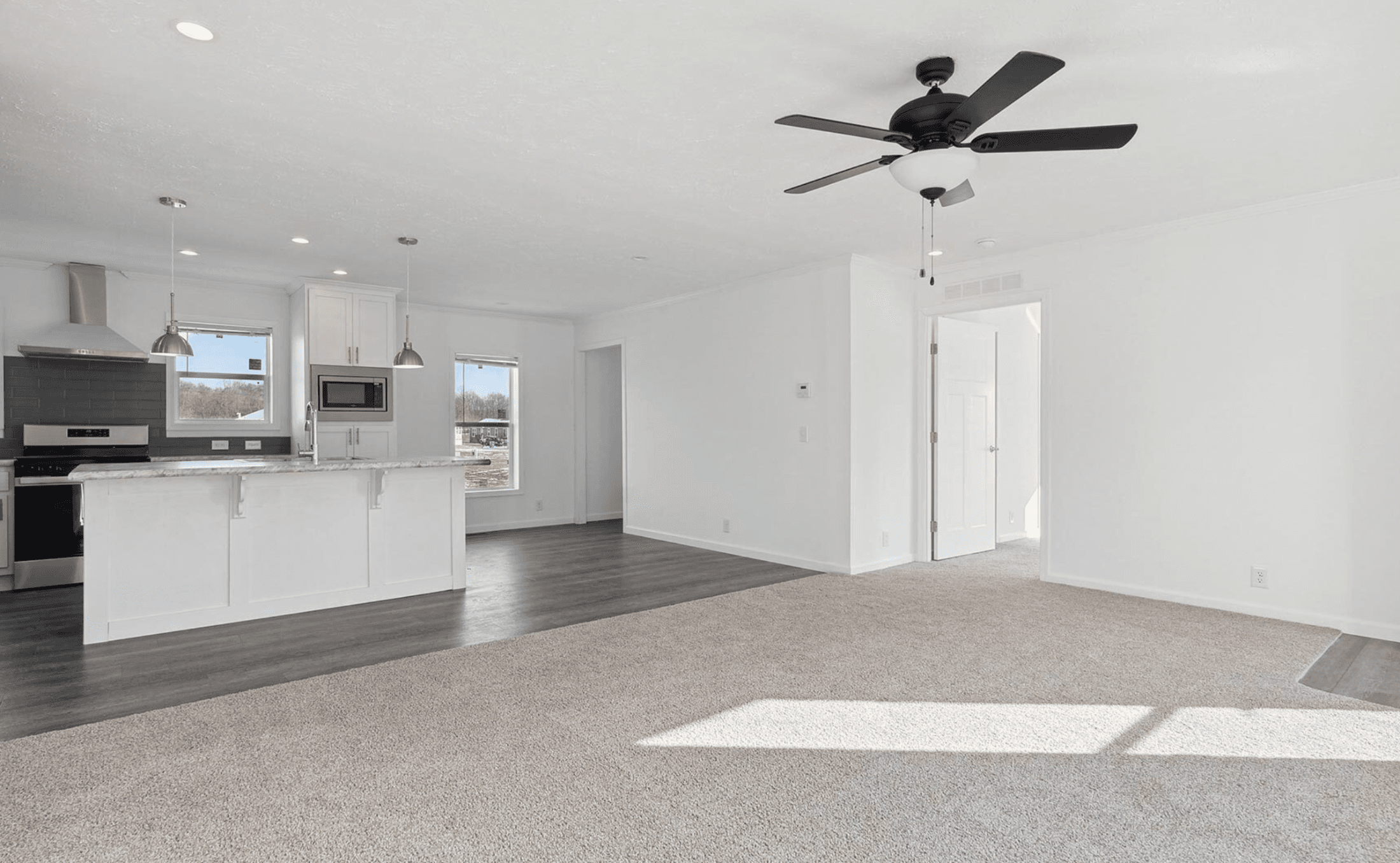 N688 interior home features