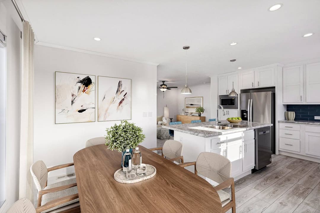 N682 interior home features