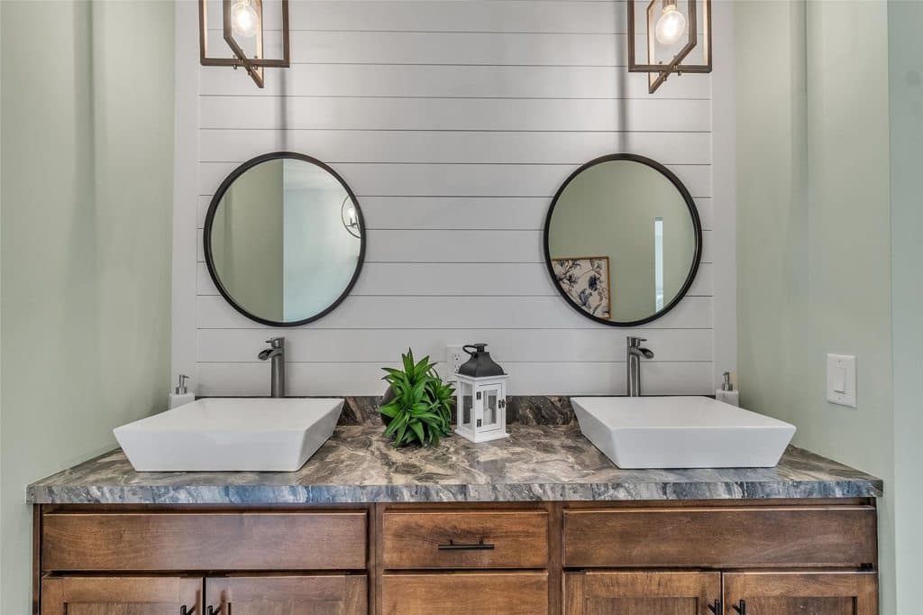 Otter creek bathroom home features