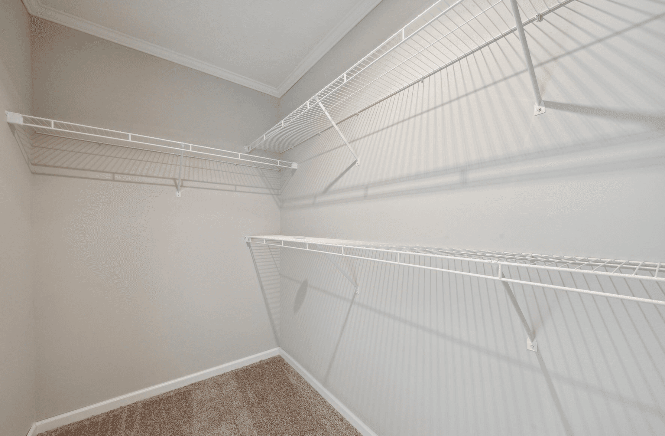 N656 interior home features