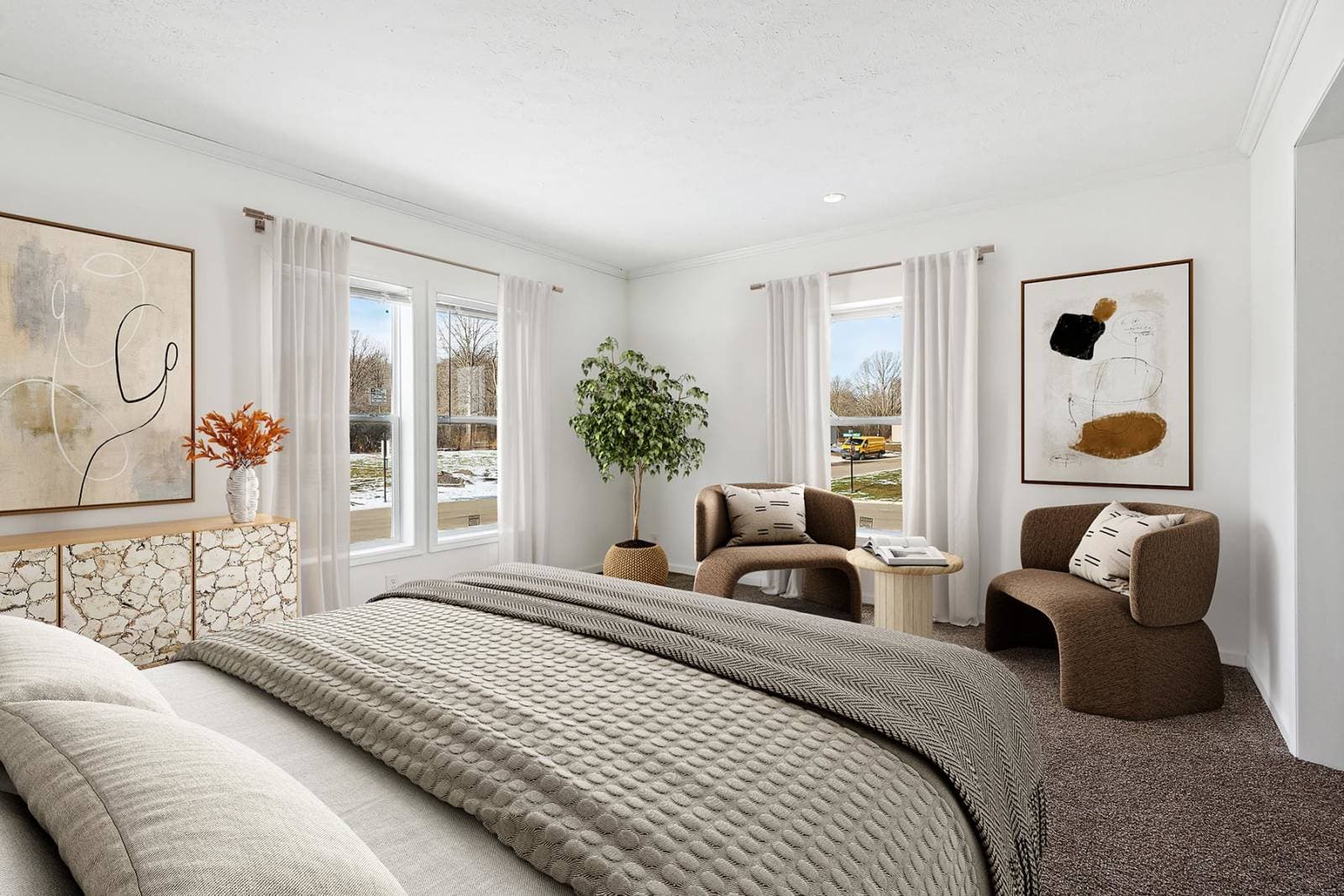 N675 bedroom home features