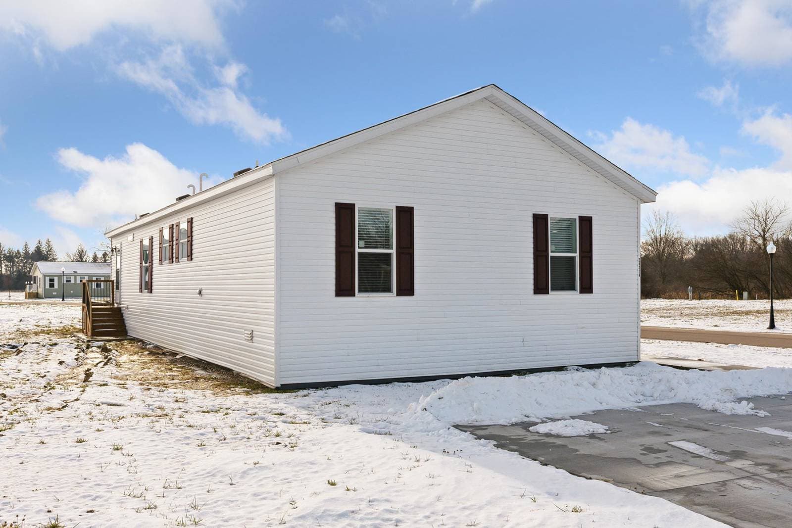 N675 exterior home features