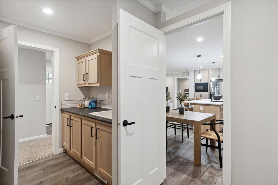 N620 interior home features