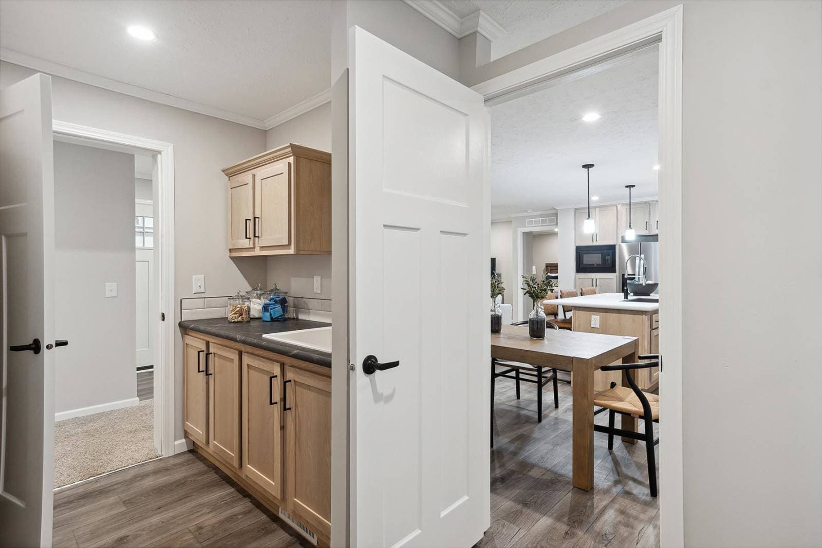 N620 interior home features