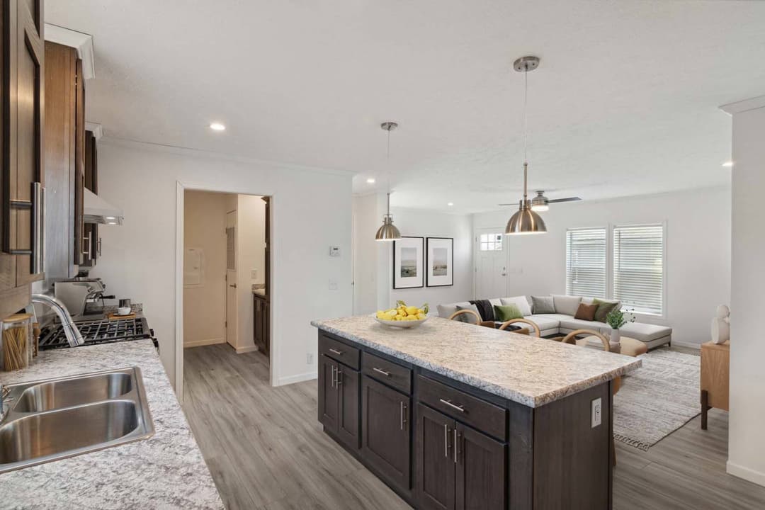 N679 kitchen home features