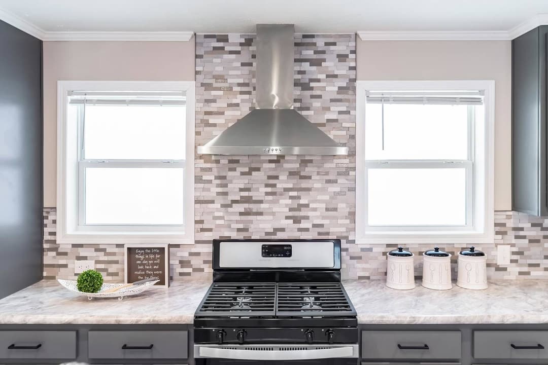 N611 kitchen home features