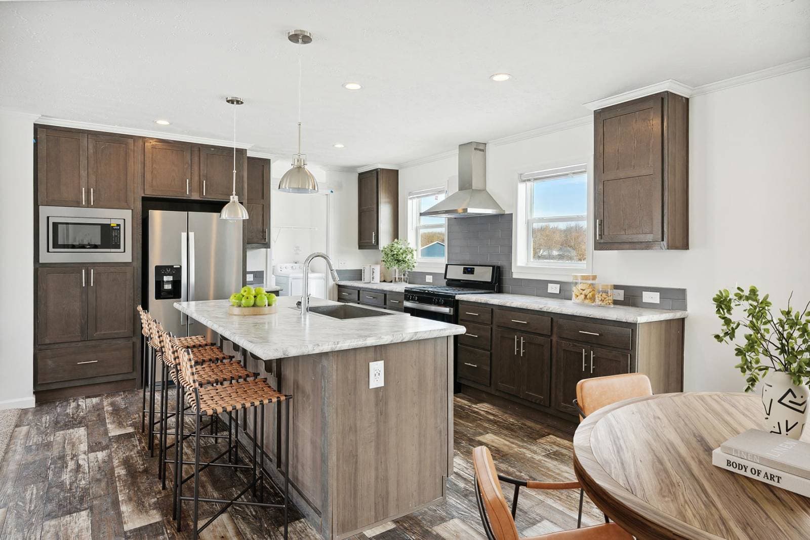 N600 kitchen home features