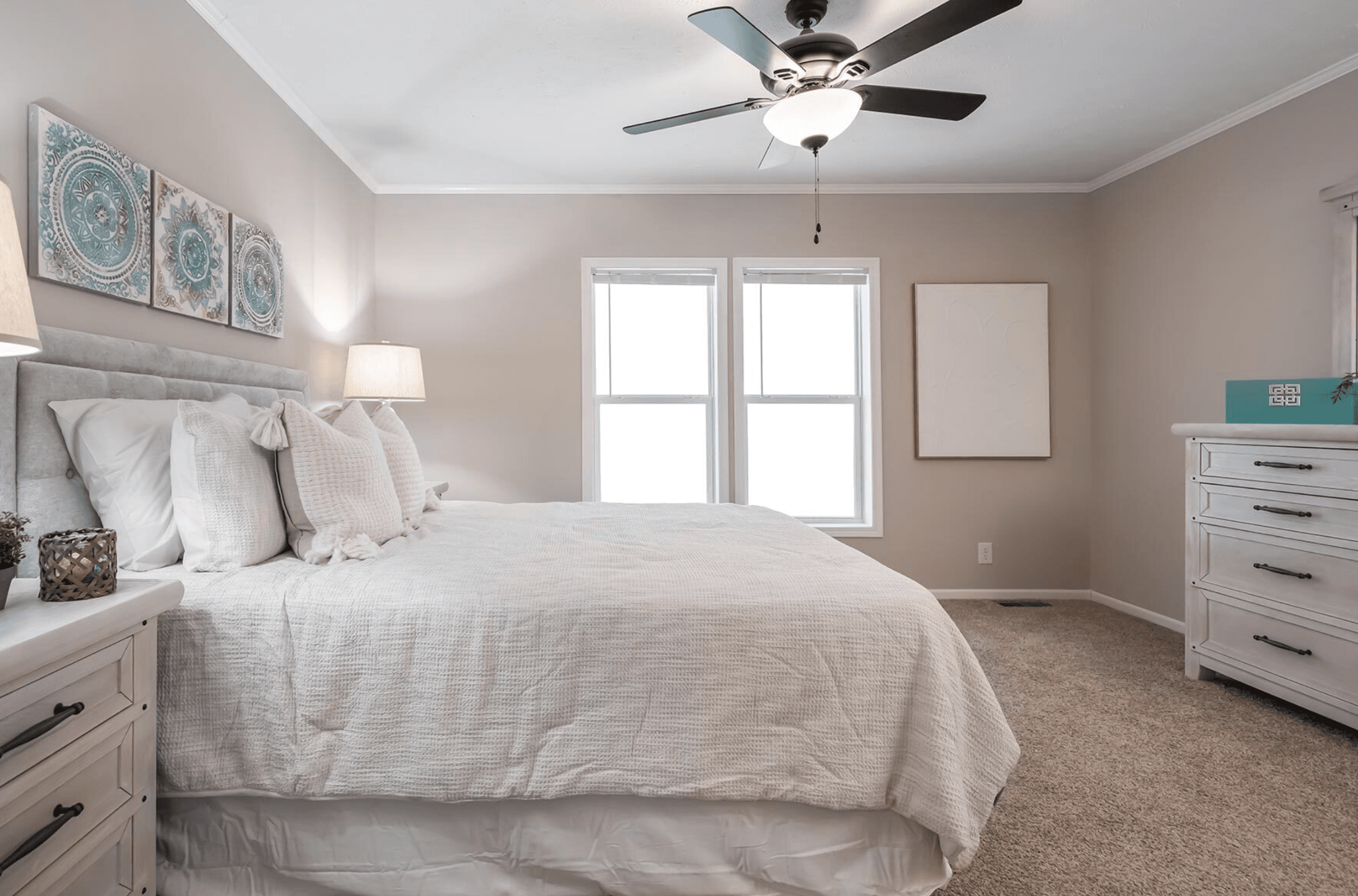 N611 bedroom home features