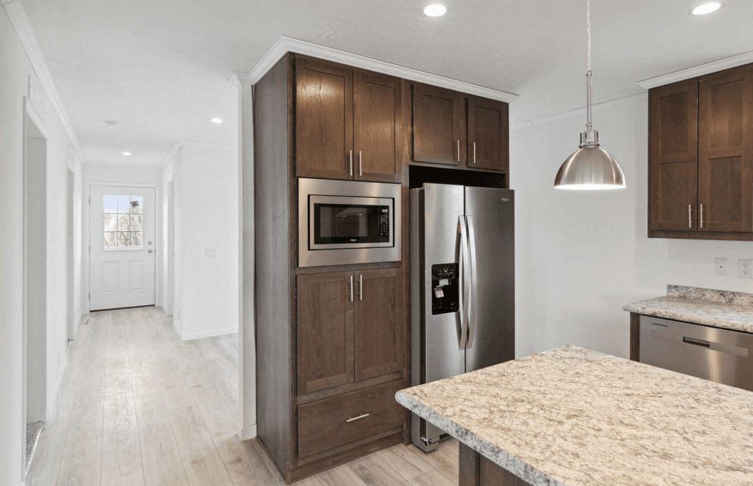 N679 kitchen home features